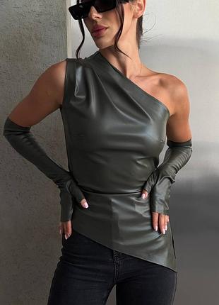 Жіночий шкіряний топ з рукавичками