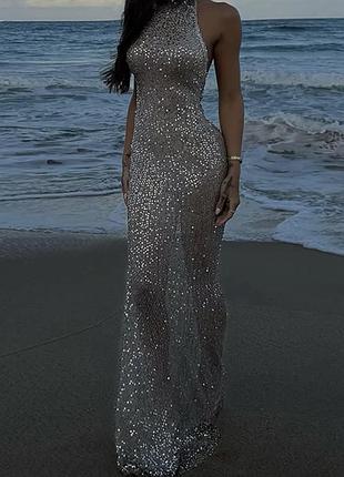 Блискуча довга сукня в пол нова з відкритою спиною облягаюча з кристалами напівпрозора вечірня коктейлтна
