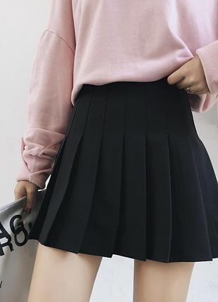 Черная юбка в складку теннисика
