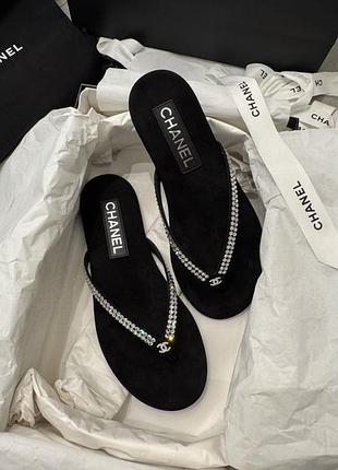 Роскошные брендовые бархатные шлепанцы с камушками