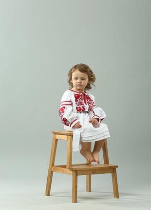 Платье вышиванка детское с красным орнаментом