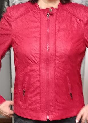 Продам женскую куртку