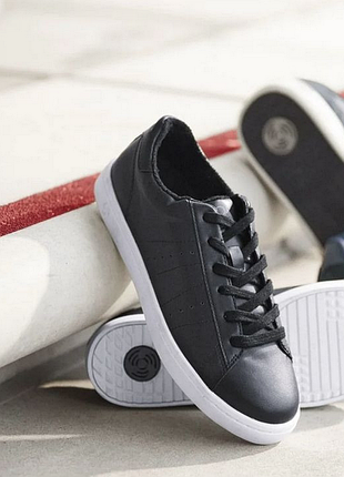 Кроссовки сникерсы esmara