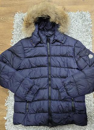 Шикарная зимняя куртка moncler.