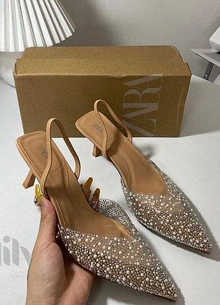 Босоніжки zara