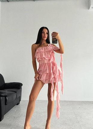 Платье с рюшами