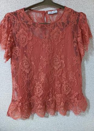 Гарна кружевна футболка