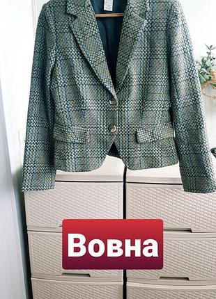 Шерстяной жакет короткий приталенный пиджак