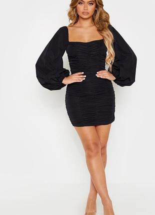 Чорна сукня з об'ємними рукавами prettylittlething