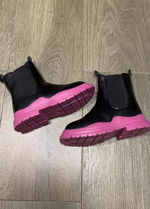 Нові ботінки , взуття для дівчинки 27 розмір