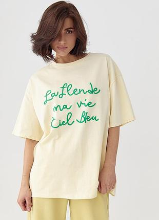 Трикотажна футболка oversize з написом