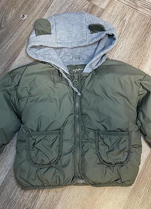 Курточка утепленная , очень стильная