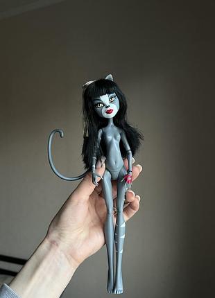 Кукла монстер хай пурпурсифона monster high