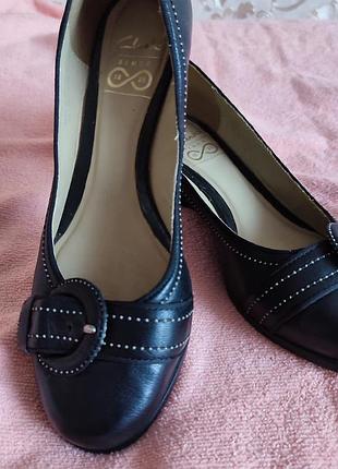 Туфлі шкіряні clarks