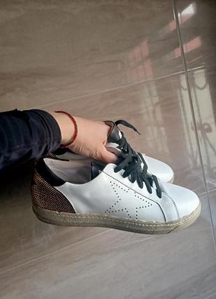 Кожаные кеды кроссовки,италия 41-42