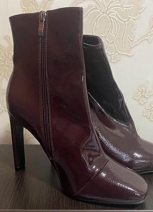 Чоботи жіночі нові