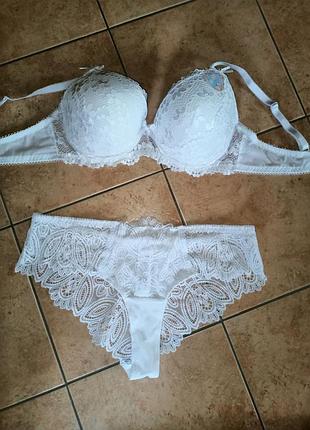 Збірний білий ажурний комплект набору бюстгальтер плюс трусики