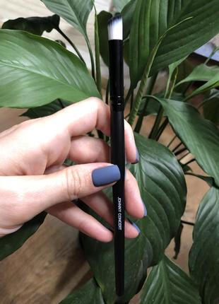 Кисть для макияжа johnny concert angled eyeliner