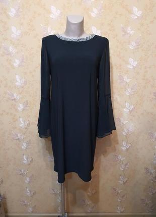 Платье свободного кроя с просвещающими рукавами