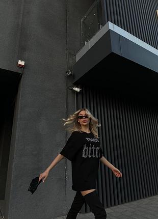 Оверсайз футболка-сукня з написом mood bitch стрази