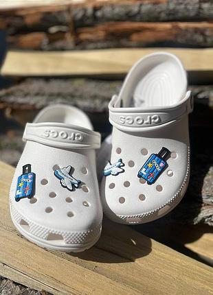 Vans continues to power
детские кроксы сабо унисекс crocs classic kids white
белые детские кроксы