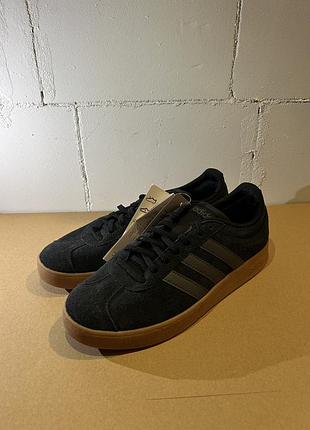 Кроссовки женские adidas 37 1/3 размера