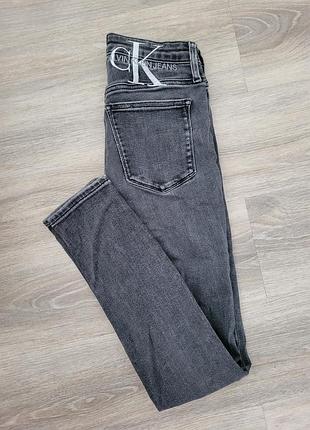 Джинси р.29 calvin klein