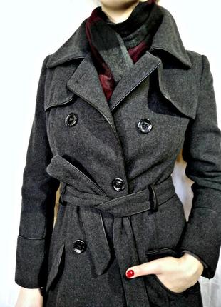 Классное пальто тренч с кожаной отделкой1 фото