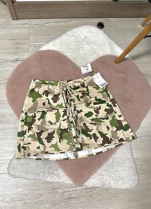 Спідничка карго від bershka