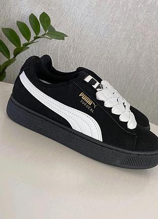 Трендовые кеды в стиле бренда