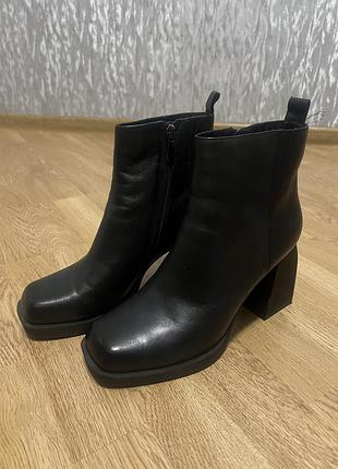 Ботинки кожаные