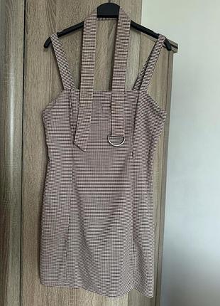 Сукня міні від pull & bear, розмір l, стильна, додаток ремінь