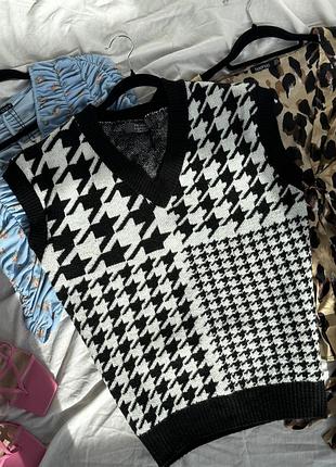 Чорно біла базова жилетка primark