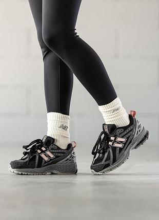 Женские кроссовки new balance 1906r