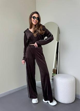 Велюровий спортивний костюм