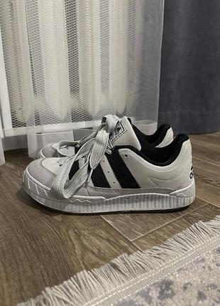 Кросівки adidas