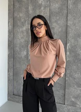 Красива блуза