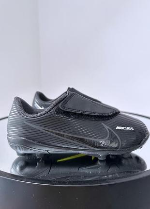 Шикарні актуальні бутси на липучках nike