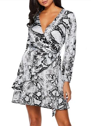 Красивое легкое платье с запахом с-м