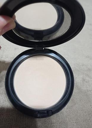 Пудра компактна.3 фото