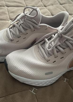 Кроссовки в идеальном состоянии