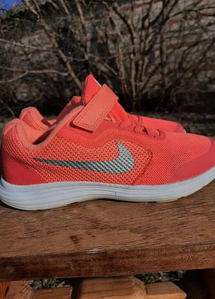 Детские. оригинальные. кроссовки nike. размер 33