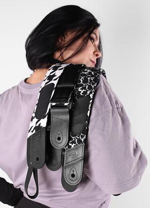 Гитарный ремень ручной работы в подарок с черной кожей dalmo, handmade guitar strap, present
