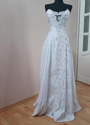 Весильное корсетное платье с шикарной вышивкой xs,s,m,l,xl с глубоким декольте