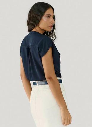 Блуза с коротким рукавом вискоза peacocks. размер xs, синяя блузка рубашка с карманами вискозная блуза синяя