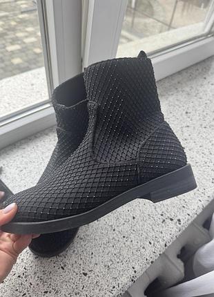 Ботінки від zara