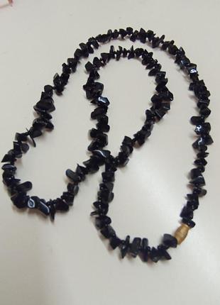 Бусы советских лет из черного декоративного камня.
