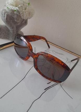 Стильные солнцезащитные очки