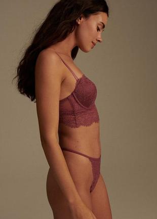 Новый кружевной комплект reserved бюстгальтер балконет и стринги