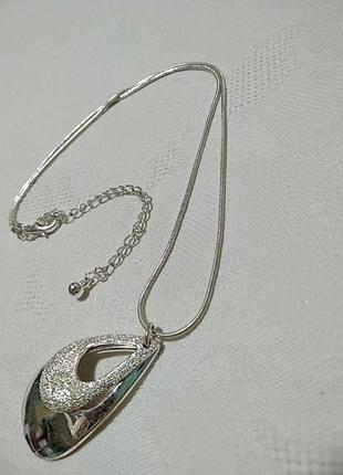 Двойная подвеска на цепочке в серебристом цвете